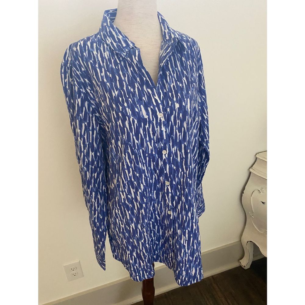 J. McLaughlin Blue/White Buttondown Large